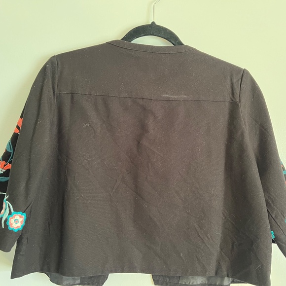 Black Embroidered Cropped Top Blazer Cardi in Pink, Blue, White Flowers - Picture 4 of 4